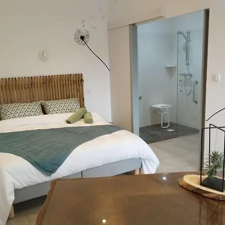 Holiday home Escapade Entre Terre Et